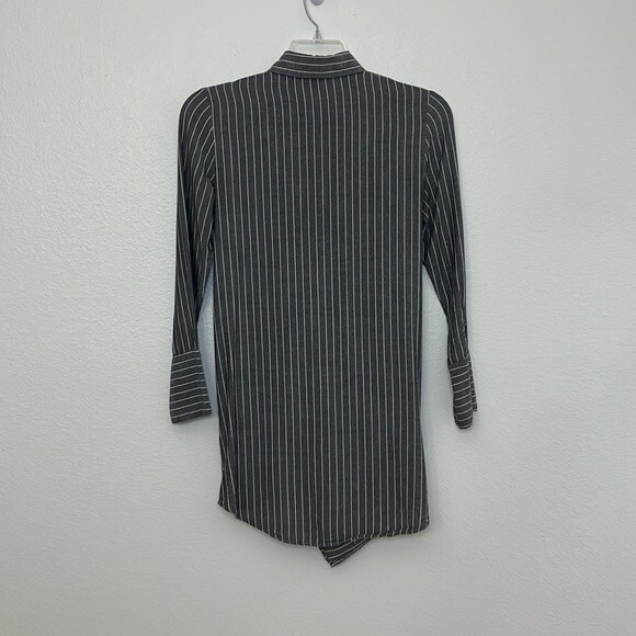 Poised and Proper Grey Striped Knotted Shirt Dress Sz medium long sleeve - Picture 10 of 16